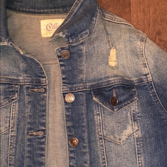 Medium wash distressed denim jacket! - Picture 2 of 4